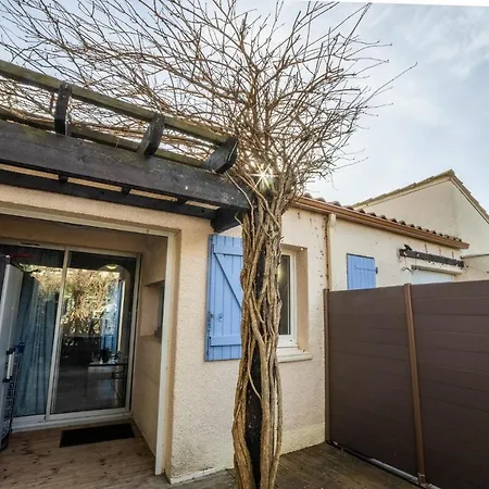 New-le Golfy Parking Terrasse Golf Piscine Pros Servicesconciergerie Motte