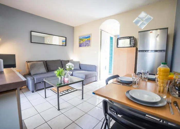 Hotell New-le Golfy Parking Terrasse Golf Piscine Pros Servicesconciergerie Motte La Grande Motte